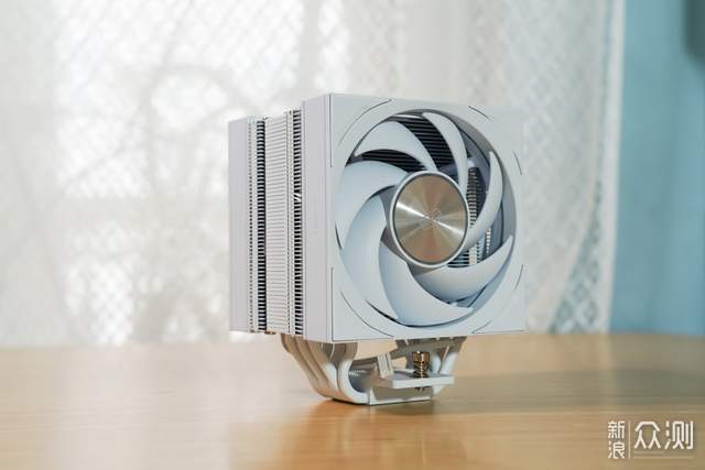 水冷替代品!不擋內存,超頻三RZ700D Pro ARGB_新浪眾測
