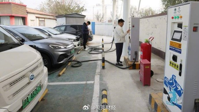 新能源车型订单激增三成，五一小长假自驾游真能缓解交通压力吗？