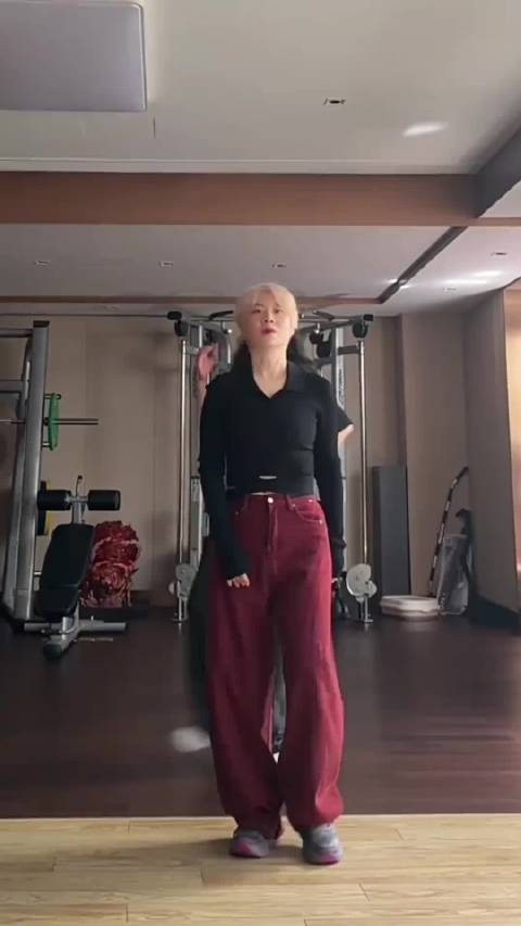 沈春阳跳舞给小沈阳庆生