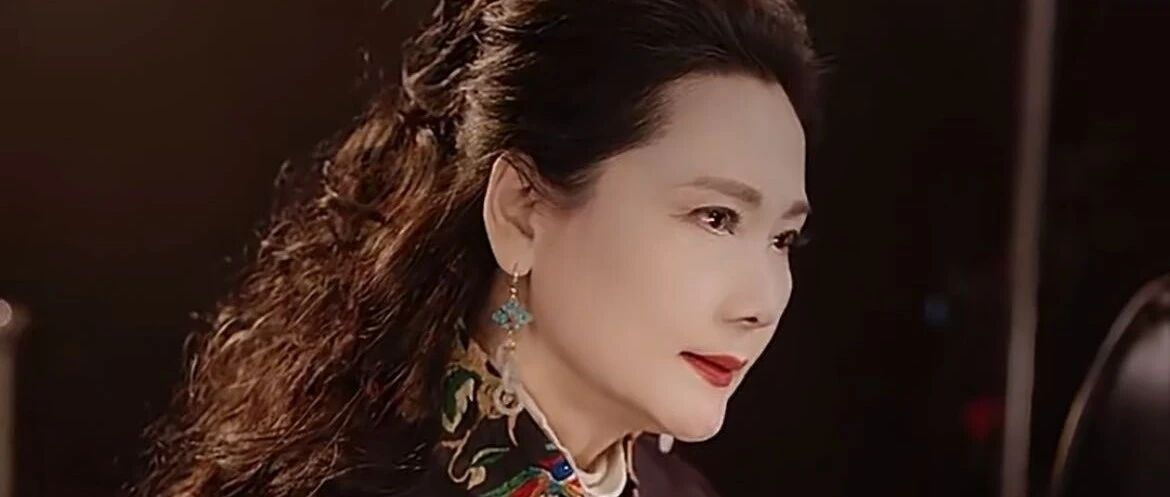 何赛飞，怒批姜贞羽