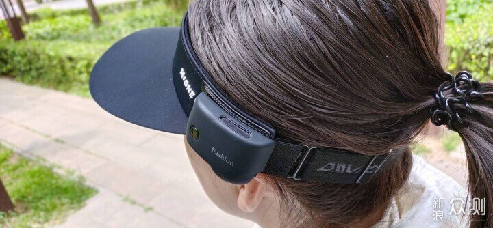 防曬帽還能聽歌?飛雅Y1智能帽簷耳機值不值?_新浪眾測