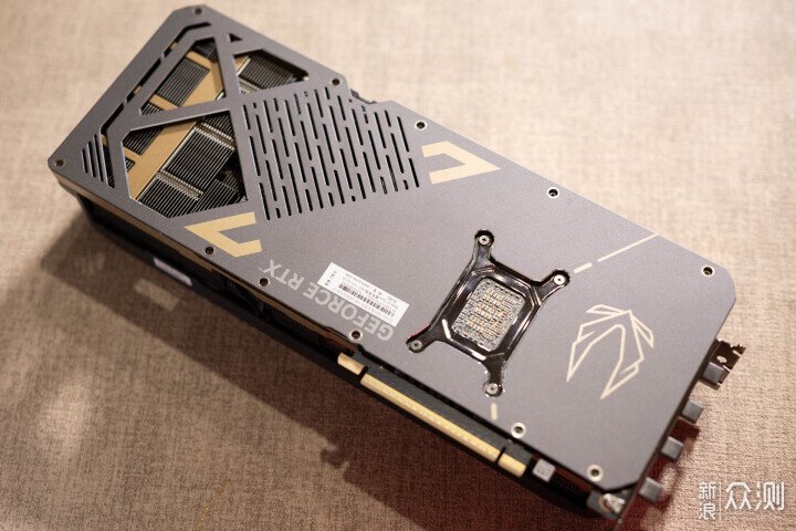 微星旗艦級電源MPG Ai1300TS PCIE5月神分享_新浪眾測