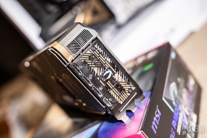 微星旗艦級電源MPG Ai1300TS PCIE5月神分享_新浪眾測