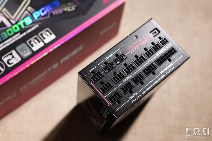 微星旗艦級電源MPG Ai1300TS PCIE5月神分享_新浪眾測