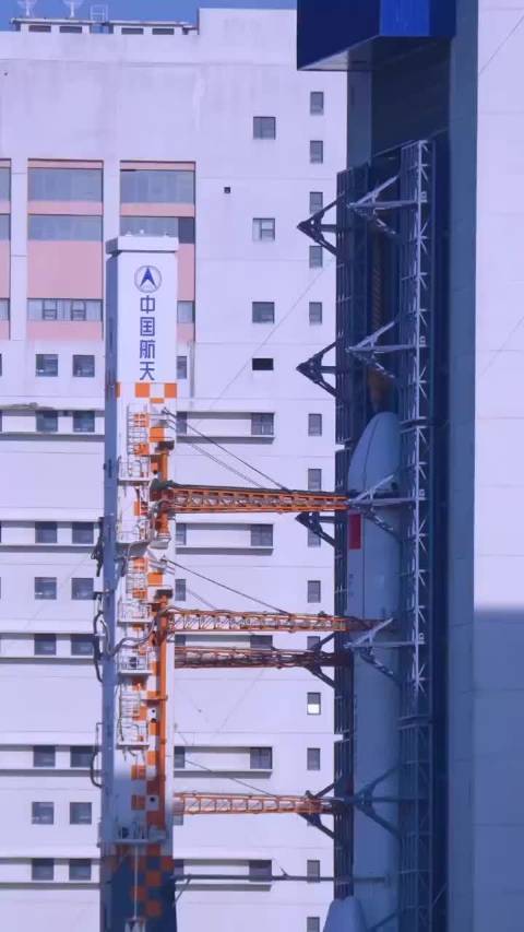 圆满成功！中国空间站“快递小哥”再赴太空