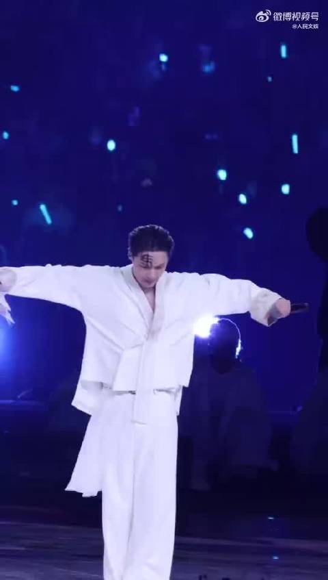 张艺兴演绎非遗文化与中式美学