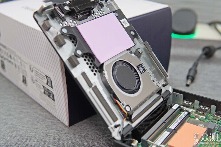 AsusNUC 16 Pro：搭載英特爾第三代酷睿Ultra_新浪眾測