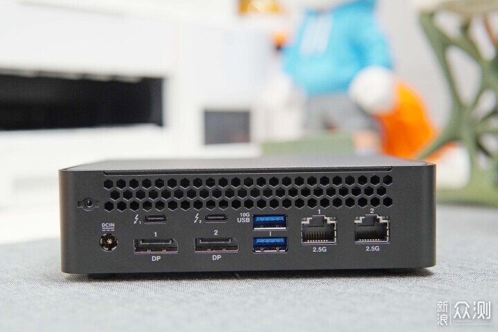 AsusNUC 16 Pro：搭載英特爾第三代酷睿Ultra_新浪眾測