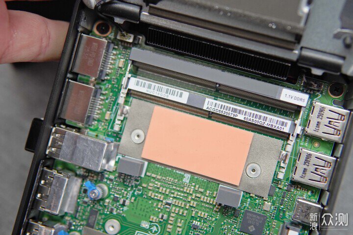 AsusNUC 16 Pro：搭載英特爾第三代酷睿Ultra_新浪眾測