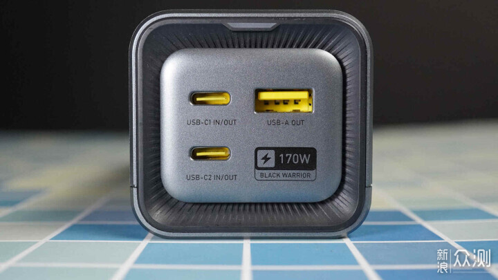 170W雙口輸出 - 奧海黑武士移動電源_新浪眾測