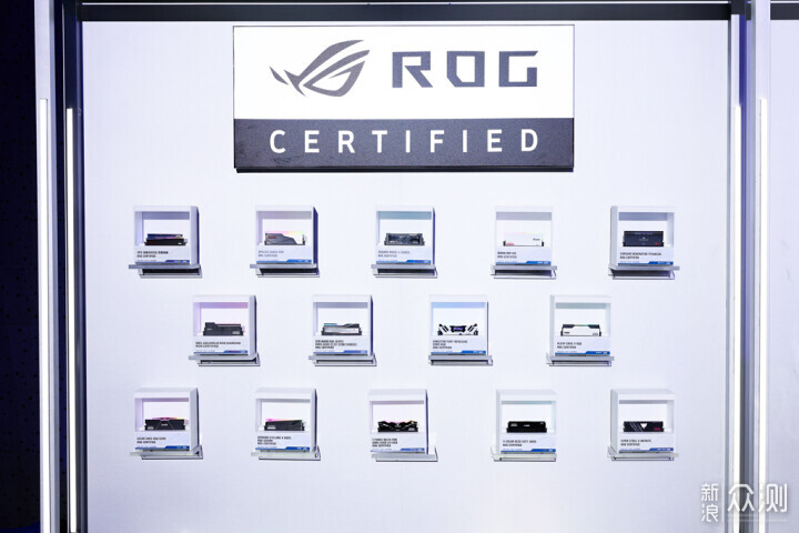 信仰加成ROG DAY 2026，ROG幻刃內存閃亮登場_新浪眾測
