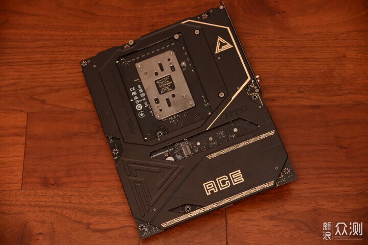 9850X3D好搭檔，微星X870E ACE MAX開箱記！_新浪眾測