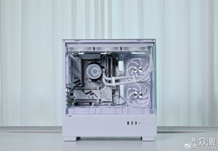 預算1W高顏值刀把主機：9700X+5060Ti+32G內存_新浪眾測