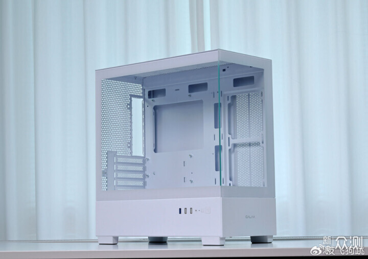 預算1W高顏值刀把主機：9700X+5060Ti+32G內存_新浪眾測