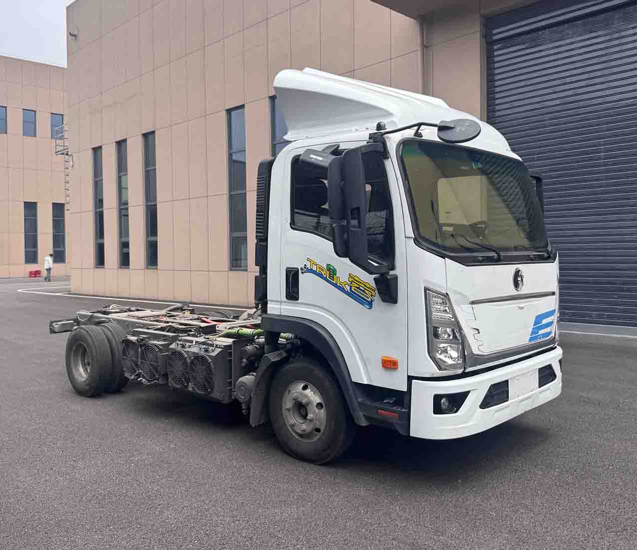 重汽王牌燃料电池载货汽车底盘新车申报：氢燃料动力 能否开拓新能源商用车新市场？