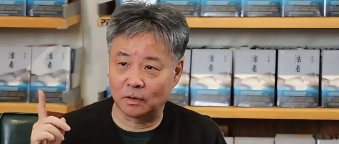 被推送自己的“亲笔签名书”，余华辟谣称“假的”！点赞网友评论：作者活着的好处就是可以亲自打假