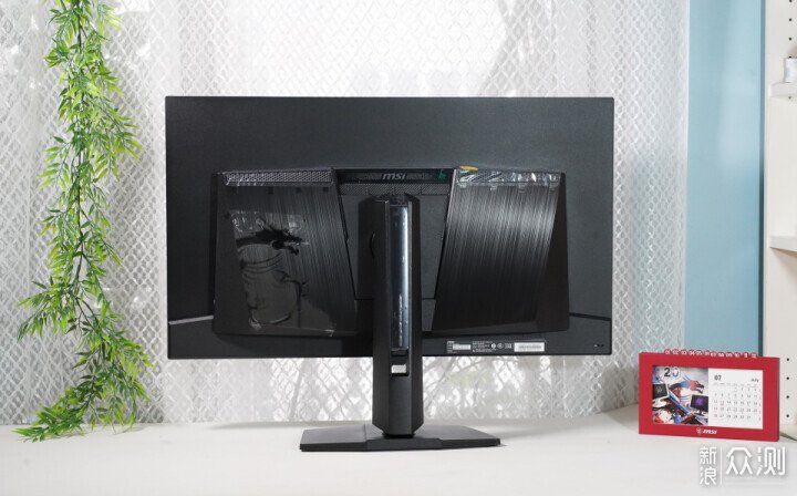 4K OLED顯示器微星MPG 322UR QD-OLED X24流光_新浪眾測