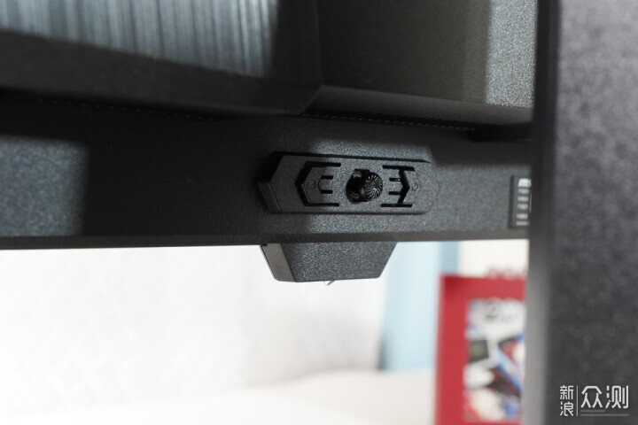 4K OLED顯示器微星MPG 322UR QD-OLED X24流光_新浪眾測