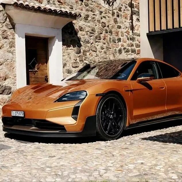 极致专属，致敬传奇：深入解析全新保时捷 Taycan Turbo GT