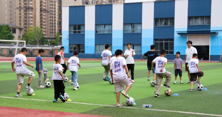 十一年爱心接力，这群大学生把优质课堂搬进乡村校园
