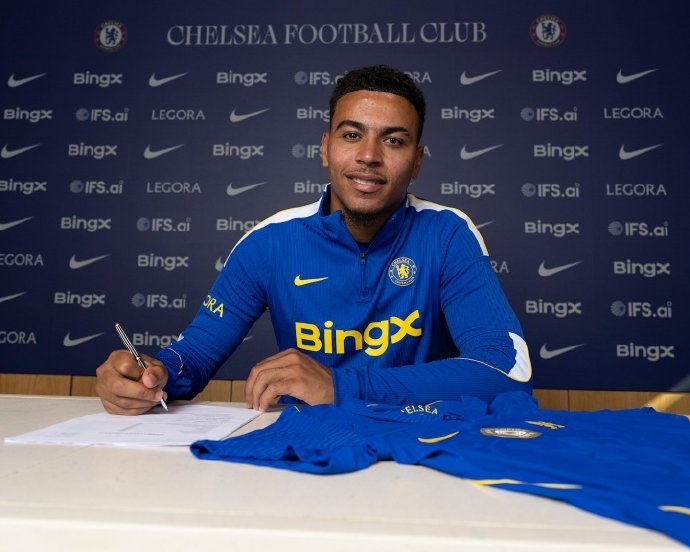 Chelsea 撬动英格兰新星罗杰斯、纽卡解约金抢门将，球员交易价值波动何以影响青训体系长远发展？
