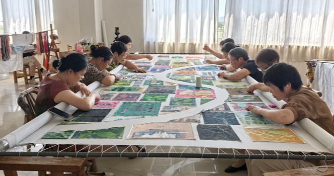 用丝线秀出《汇流万象》，市民共造疗愈长卷亮相北外滩