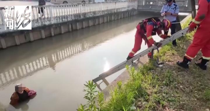 上海警方紧急提醒：不要买！不要用！这类事故频发，已有人不慎失控坠河