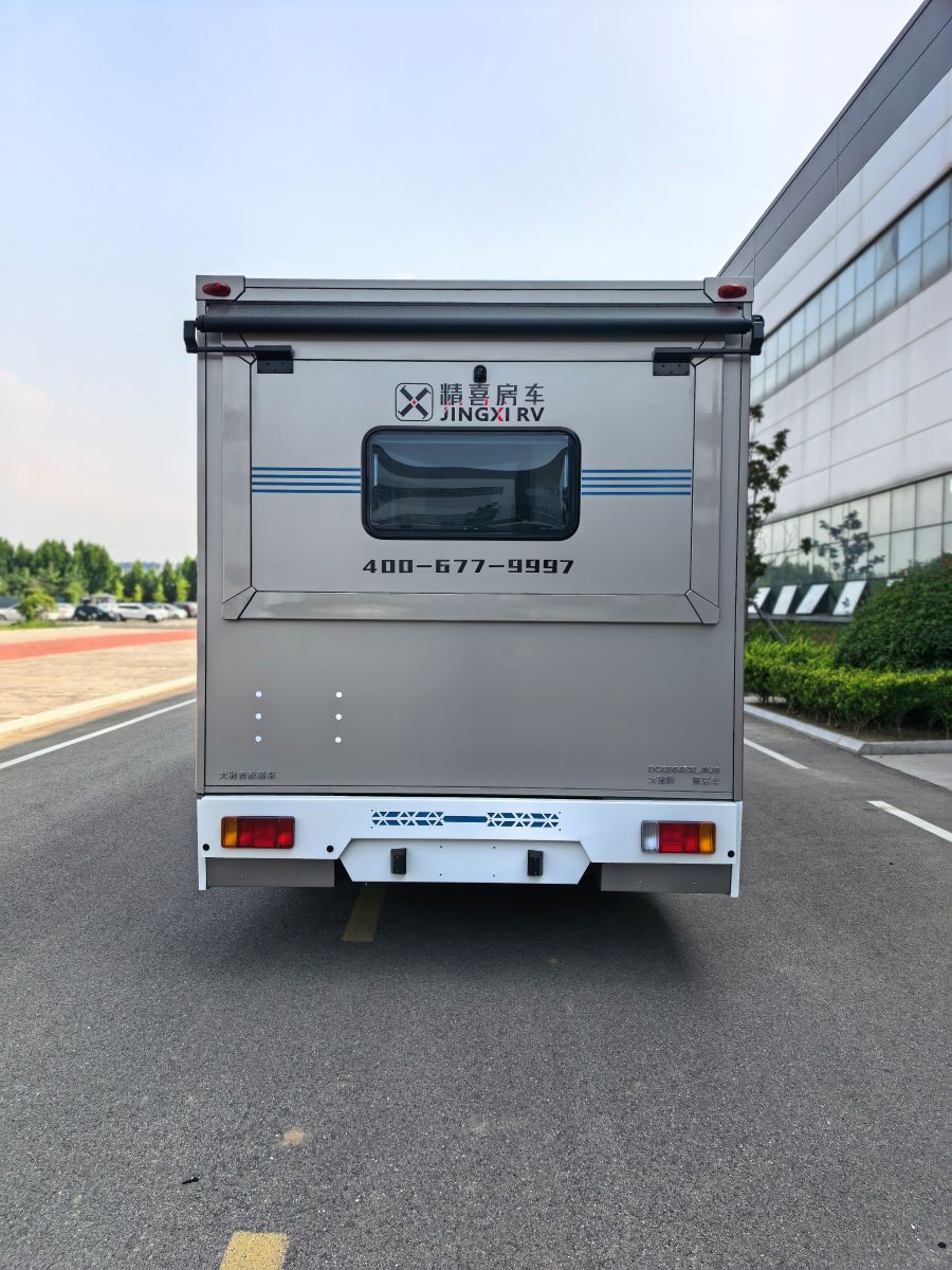大驰牌旅居车侧面外观