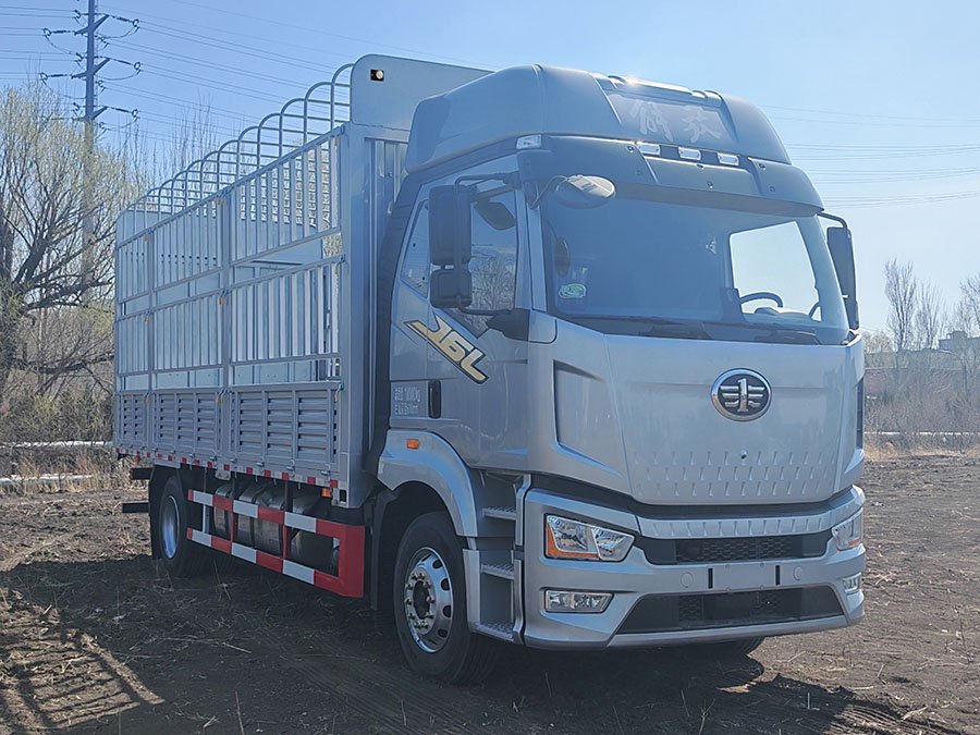一汽解放仓栅式货车新车申报：额定载9990kg 能否满足货运需求？