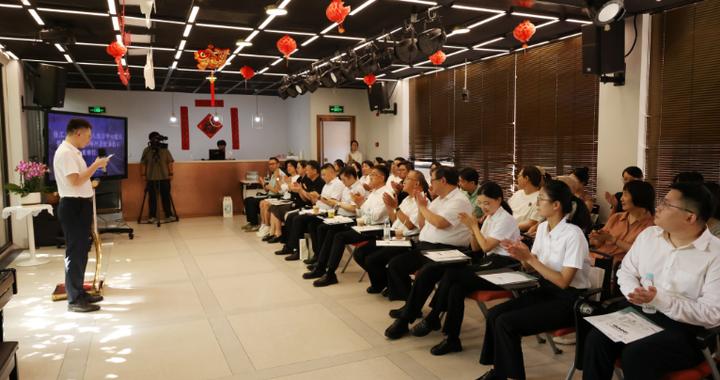 上海首份!徐汇为咖啡店主量身定制“经营避坑指南”→ 上海首份!徐汇为咖啡店主量身定制“经营避坑指南”→