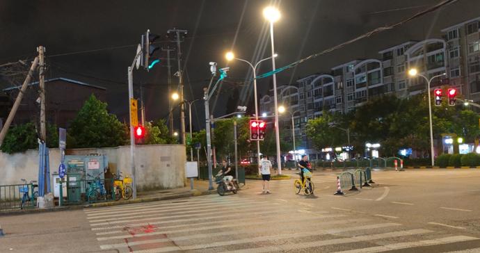 曾经“驻扎”的“露天夜市”去哪了?记者回访:油烟散了,路也宽了 曾经“驻扎”的“露天夜市”去哪了?记者回访:油烟散了,路也宽了