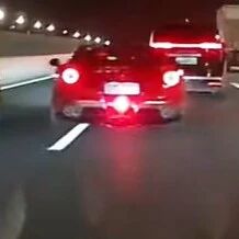 “高架上与法拉利竞速”？上海警方通报