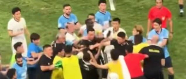 北京国安外援达万被禁赛6场，大连英博翻译、外教被罚