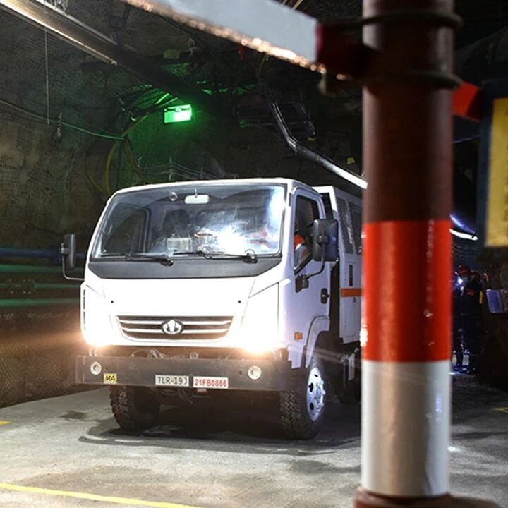 井下有了“公交车” 兴隆职工实现“通勤自由”