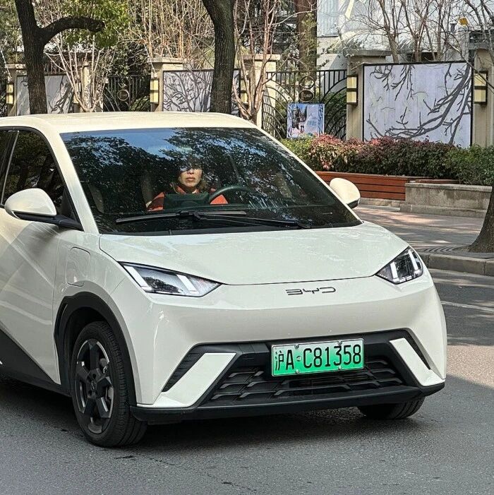比亚迪海鸥：这台六万块的代步小车在巴西把燃油车拉下销冠