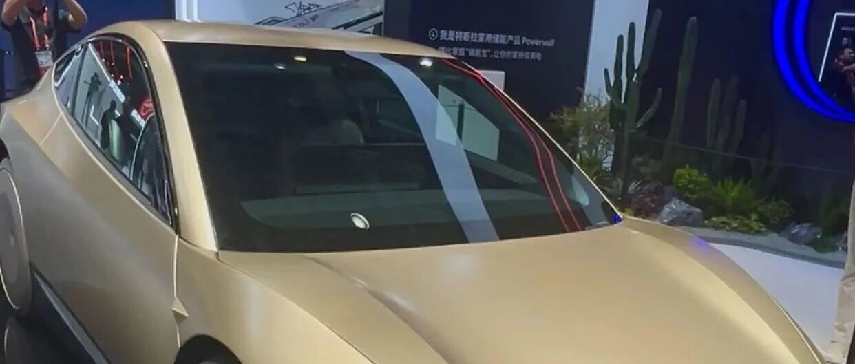没有方向盘、加速踏板和制动踏板！特斯拉推出无人驾驶“赛博出租车”，在限定区域提供乘车服务