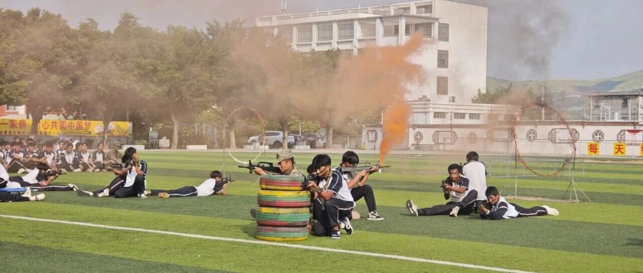 绿茵沙场淬锋芒 青春逐梦启新程——宾川县职业高级中学2026级新生军训圆满收官