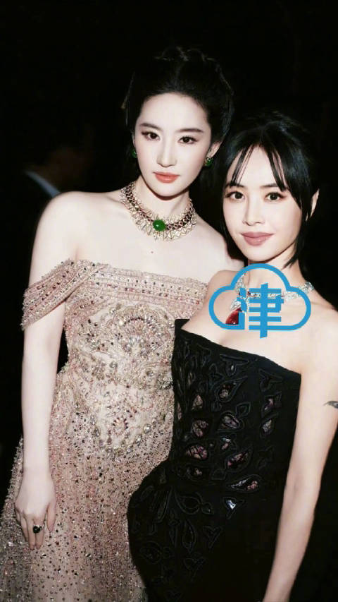 刘亦菲蔡依林宝格丽晚宴合照，首次跨次元神仙同框