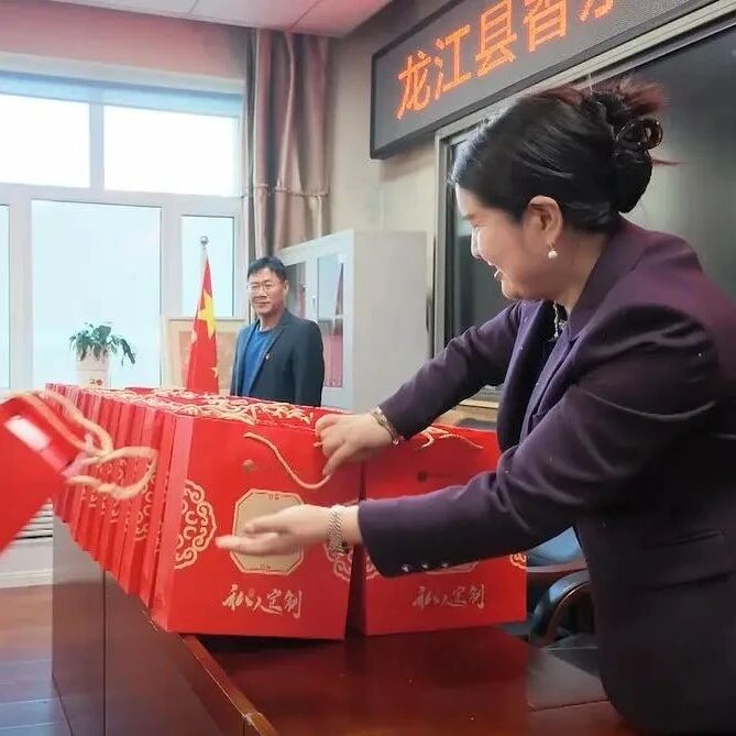 双节送暖润童心 文创月饼寄乡情 双节送暖润童心 文创月饼寄乡情