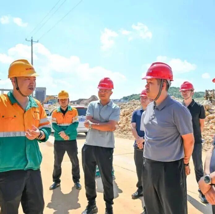 总投资16.2亿元,建设一条4628t/d熟料线,当地市长调研红狮水泥项目 总投资16.2亿元,建设一条4628t/d熟料线,当地市长调研红狮水泥项目
