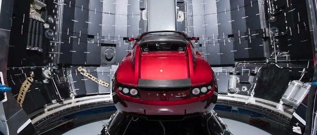 特斯拉预告10月发布新一代电动跑车，市场再度猜测与SpaceX合并