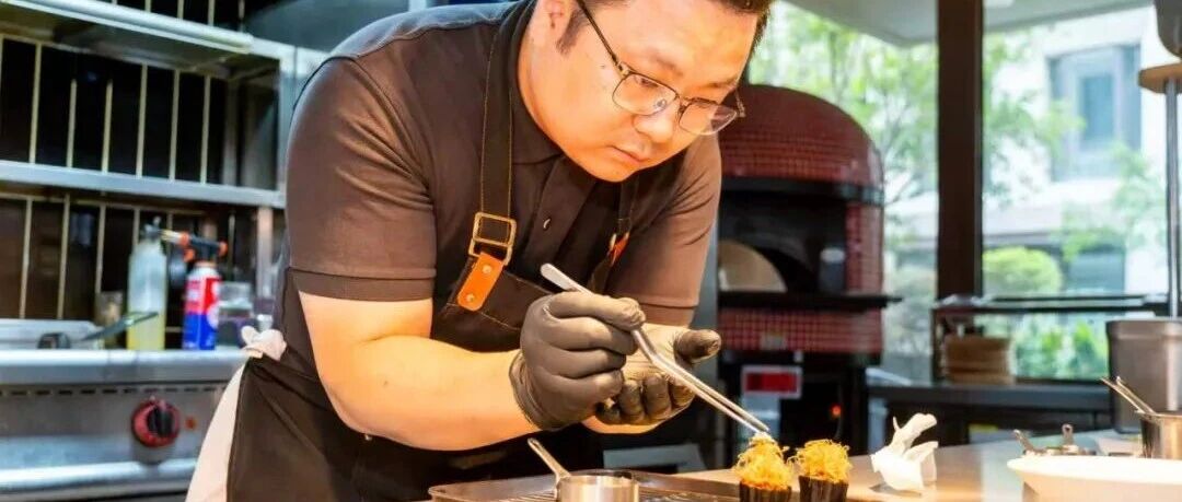 低温18小时和牛塔,惠灵顿脆皮乳鸽…常州这个型男主厨就爱“瞎折腾” 低温18小时和牛塔,惠灵顿脆皮乳鸽…常州这个型男主厨就爱“瞎折腾”