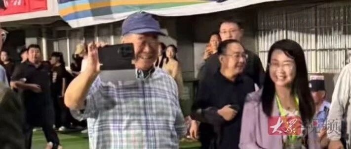 莫言惊喜现身！2026齐鲁超赛常规赛收官，八强席位出炉