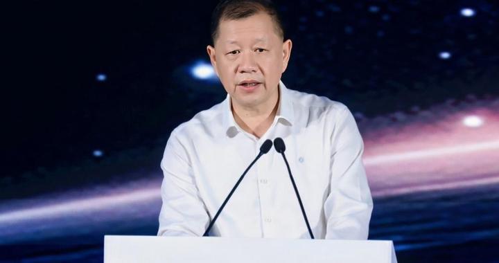 东风汽车董事长、党委书记杨青：拥抱AI浪潮，“十五五”深耕绿色低碳出行