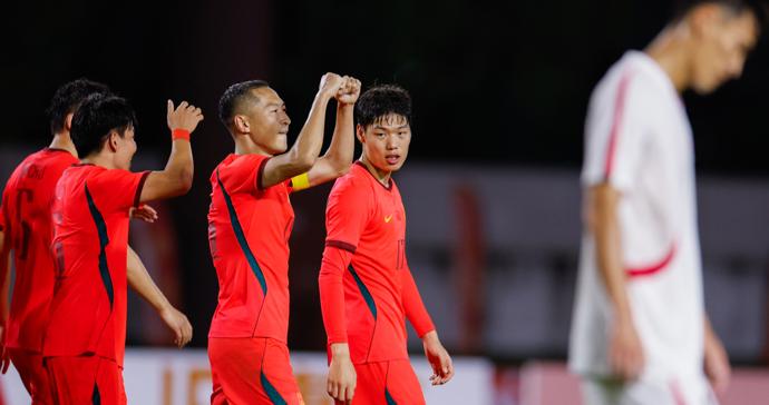 申花37岁老将吴曦，中国的“莫德里奇”!