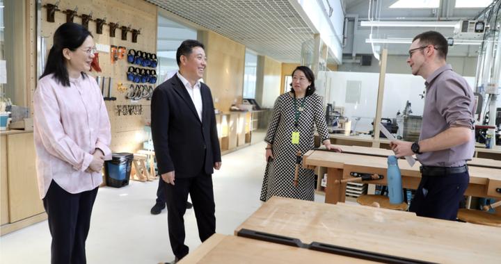 区委书记孔福安调研国际教育工作 区委书记孔福安调研国际教育工作
