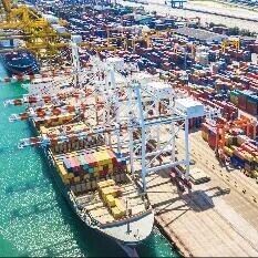 中东局势搅动海运市场:中国至美东集装箱运费大涨 中东局势搅动海运市场:中国至美东集装箱运费大涨