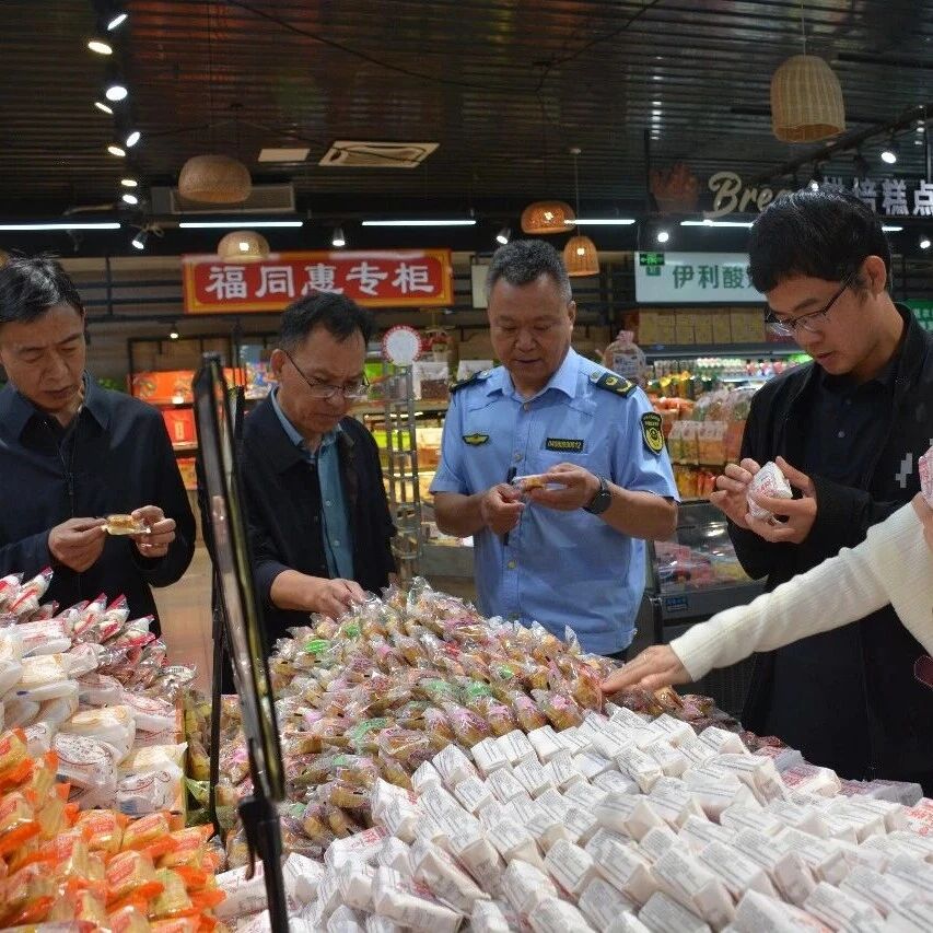 乔宁宁调研督导学校食堂食品安全和节前市场秩序工作