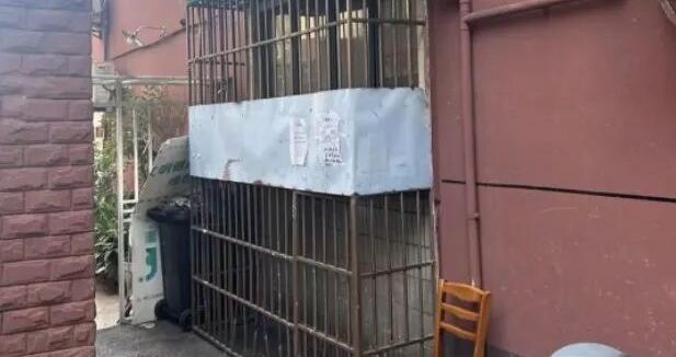 小小车棚改出满满幸福感,他们把民生实事办到居民家门口 小小车棚改出满满幸福感,他们把民生实事办到居民家门口