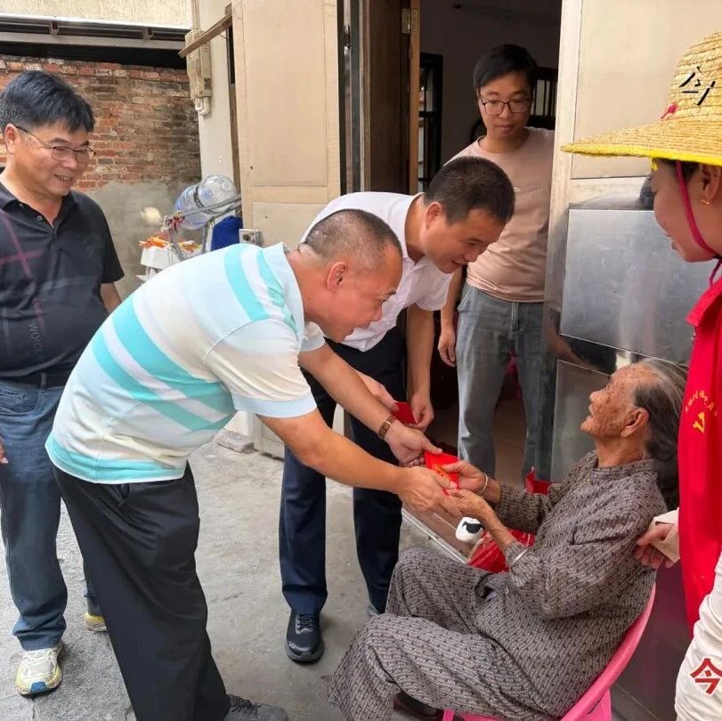 月圆中秋  情暖旦场——旦场镇开展中秋节前走访慰问活动